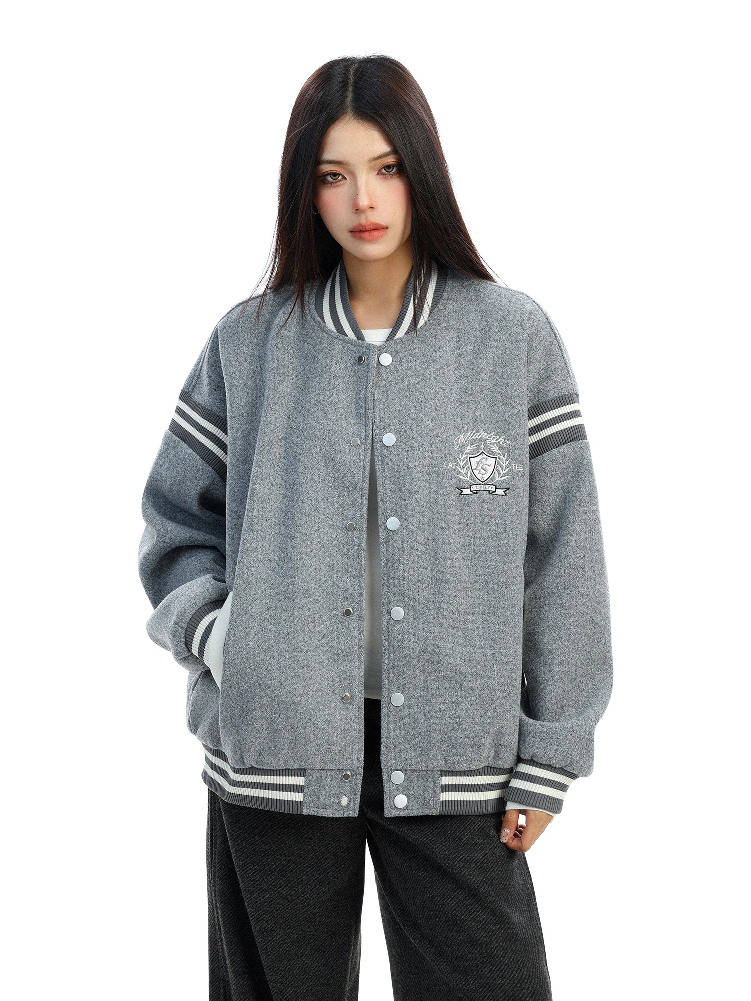 เสื้อแจ็คเก็ตเบสบอลปักลาย Biggold American College สีสันสดใส สไตล์หลวม ใส่ได้ทั้งผู้หญิงและผู้ชาย เหมาะสำหรับฤดูใบไม้ร่วง ปี 2025