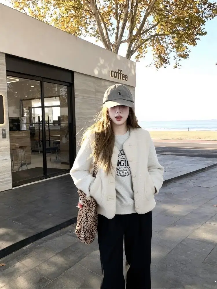 เสื้อกั๊กขนสัตว์สำหรับผู้หญิง ฤดูใบไม้ร่วง ฤดูหนาว ทรงเข้ารูป ช่วยลดเลือนริ้วรอย อเนกประสงค์ ทำจากขนแกะและหนัง  แจ็คเก็ตลำลองสไตล์วินเทจ