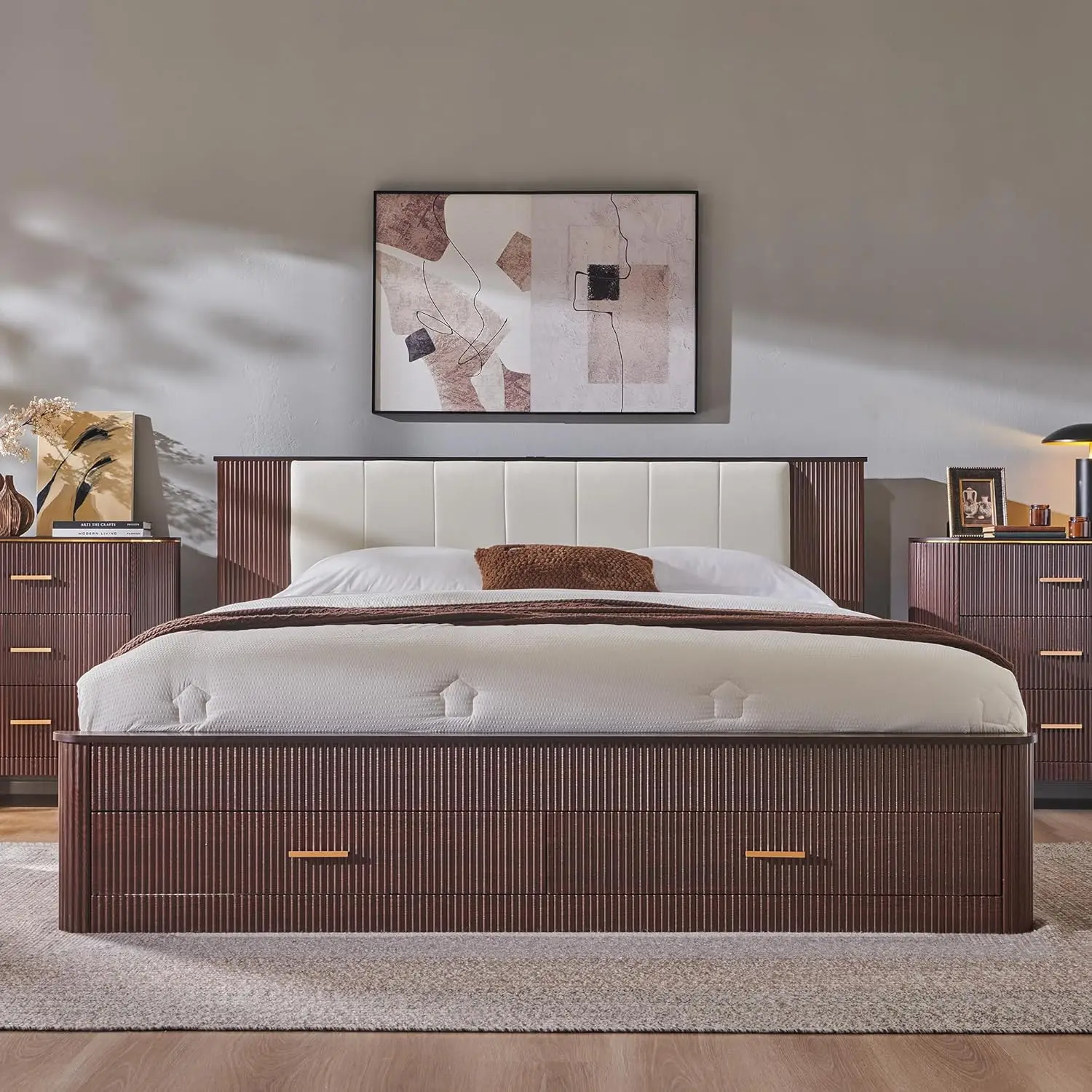 

Каркас кровати King Platform с ящиками для хранения и зарядной станцией, мягким изголовьем с USB-портами и розетками, прочное дерево Sla