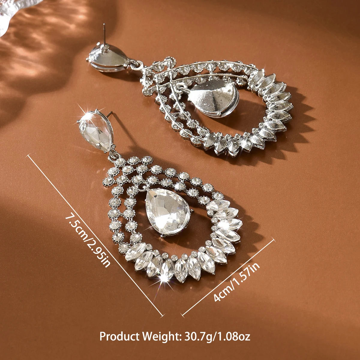 Retro European Palace Sapphire Hollow Ring Earrings Suitable for Evening Dresses, Brides, Weddings, Banquets, Toasting