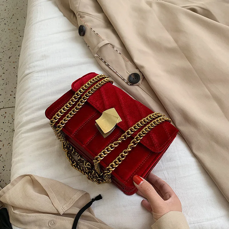 Luxury Female Chain Shoulder Small Square Bag Female New Handbag Fashion Velvet Retro Shoulder Metal Lock Chain Shoulder Bag