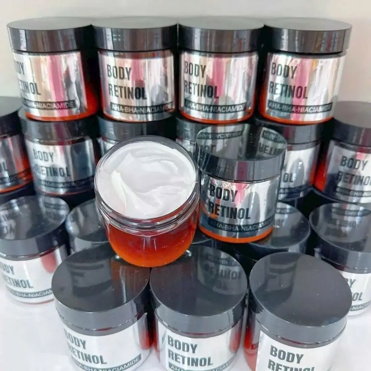 

Vietnamese whitening body lotion Kem Duong Da Body RETINOl 200ml chat kem xin