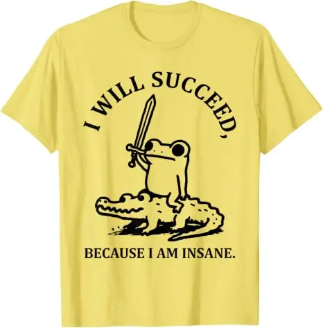 Ich werde Erfolg haben, weil ich verrückt bin. Lustiges T-Shirt mit Frosch auf Krokodil. Y2k Frosch reitet auf Krokodil. Ästhetische Kleidung. Humorvolles Spruch-T-Shirt. – Detail 17