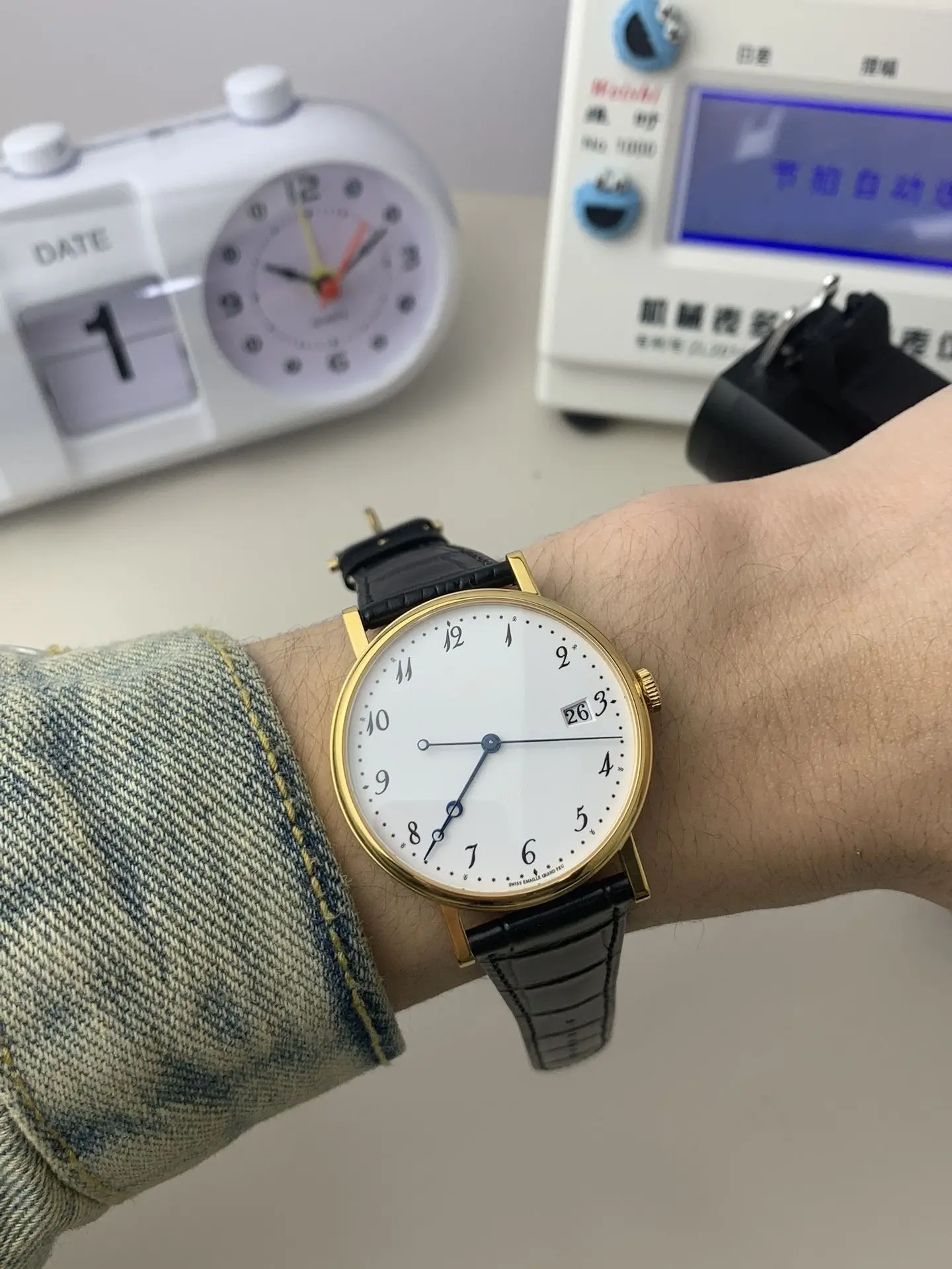 Light‑Weight Luxury Designer Style Men's Watch Women's Watch Slim Quartz Wristwatch Metal Bracelet Strap Waterproof Calendar Couple Clock For Business Wedding Dating Holiday Presents