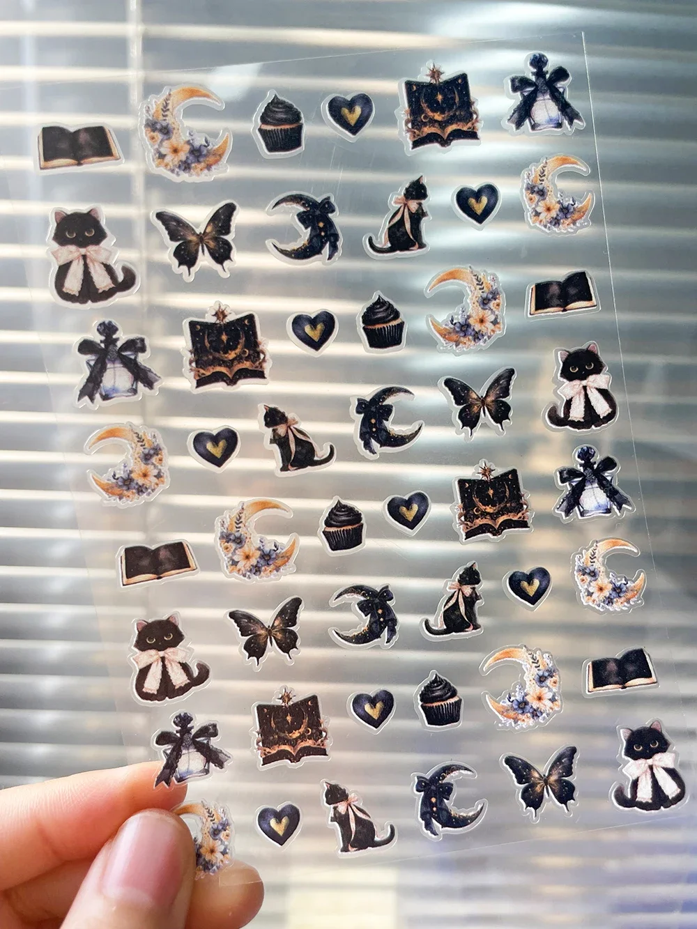 

MINI Cute Flowers Butterflies Cats Plant DIY Pvc Self-adhesive Slider DIY Waterproof Suitcase Camera Skateboard Nail Art Series