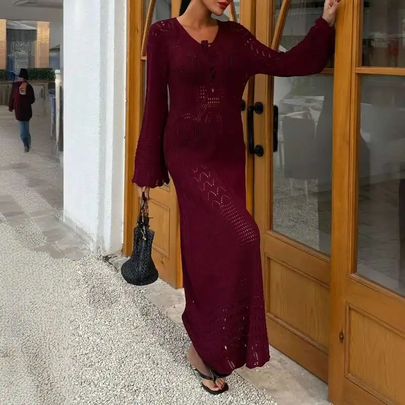 فستان ماكسي نسائي مثير للشاطئ بتصميم نحيف وأكمام طويلة للعطلات والربيع والصيف ورقبة على شكل V وأربطة فستان محبوك مجوف