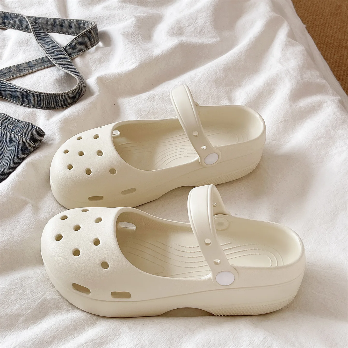 Mary Janes Clog Shoes Women's Summer 2026 New Outdoor Wear EVA Thick Bottom Heightening Anti-slip Beach Head Cover Sandals