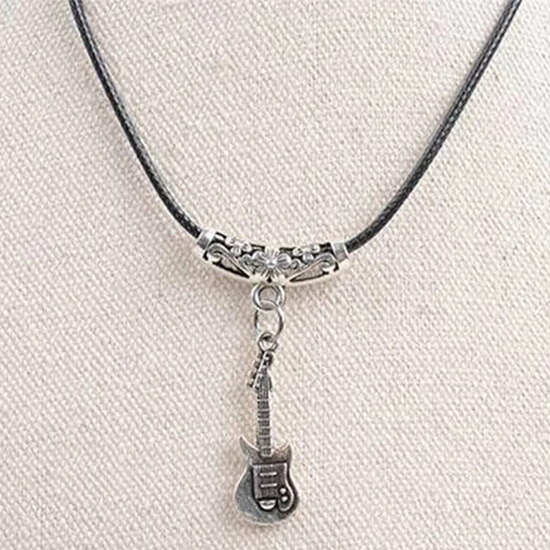 New Lovely Violin Necklaces & Pendants For Women Girl Gift Unique Violin Design Jewelry Accessories Fashionable Woman Necklace