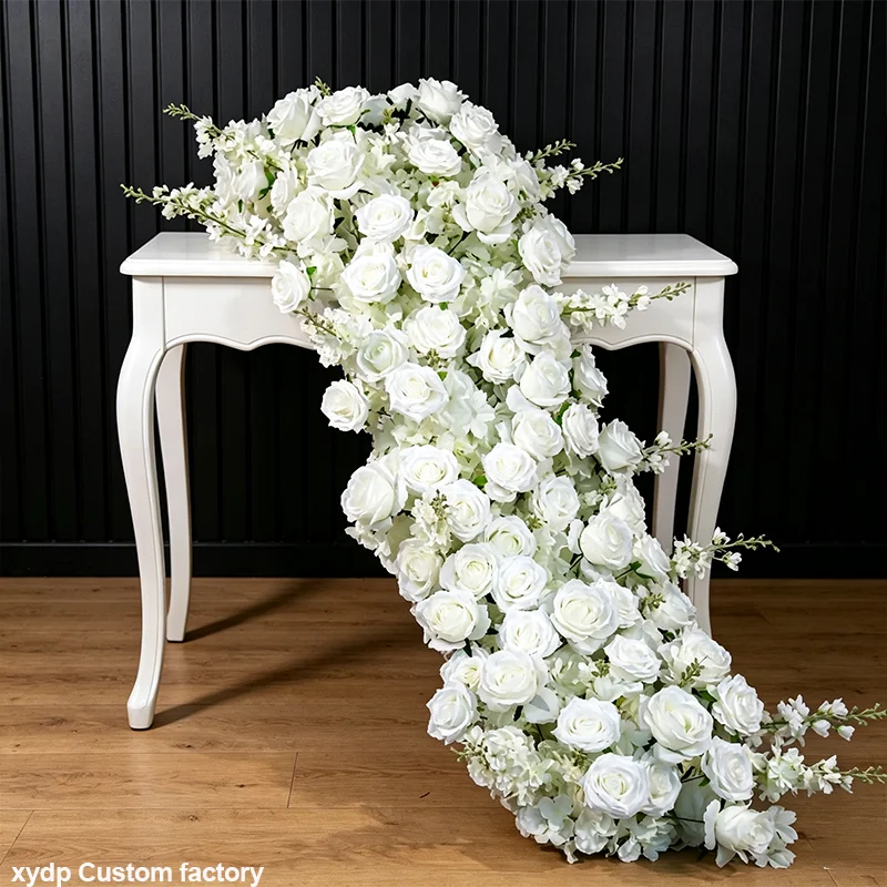 Luxuriöse weiße Rosen, Delphinien, künstliche Hortensien, Tischdekoration, Blumenläufer für Sofa, Hochzeits-Blumenarrangement, Blumenreihe, Deko – Detail 1