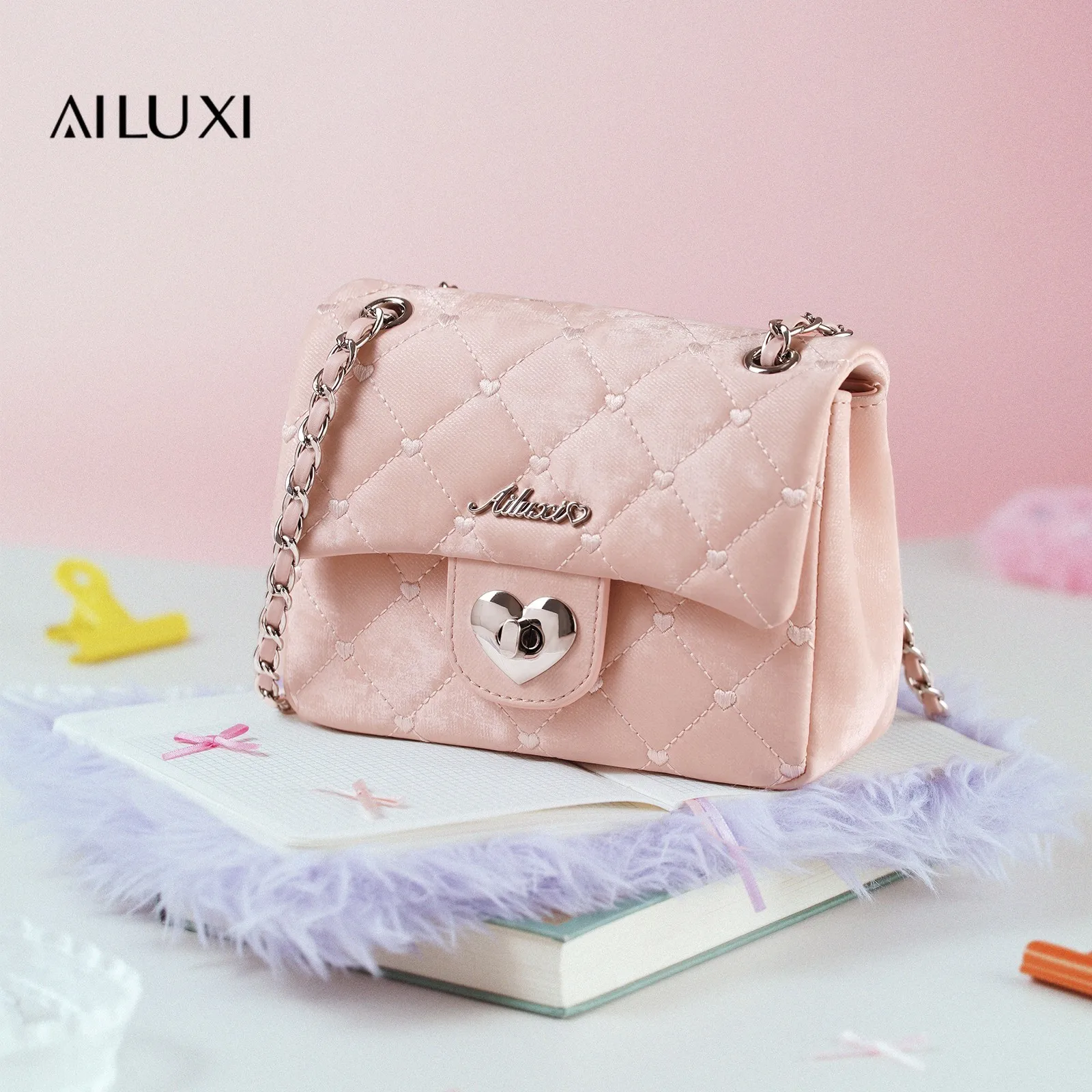 

AILUXI Women Chain Bag Mini Pink Love Heart Square Bag for Cosmetics Storage Original Designer Brand Crossbody Fashion Bag