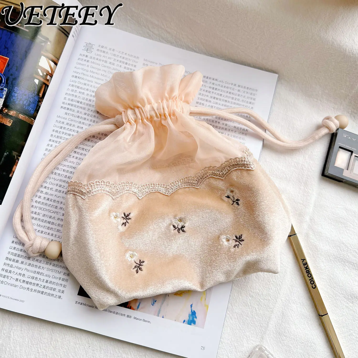 

Винтажная модная бархатная косметичка с милой маленькой цветочной вышивкой, сетчатая лоскутная веерообразная косметичка, разные сумки для хранения