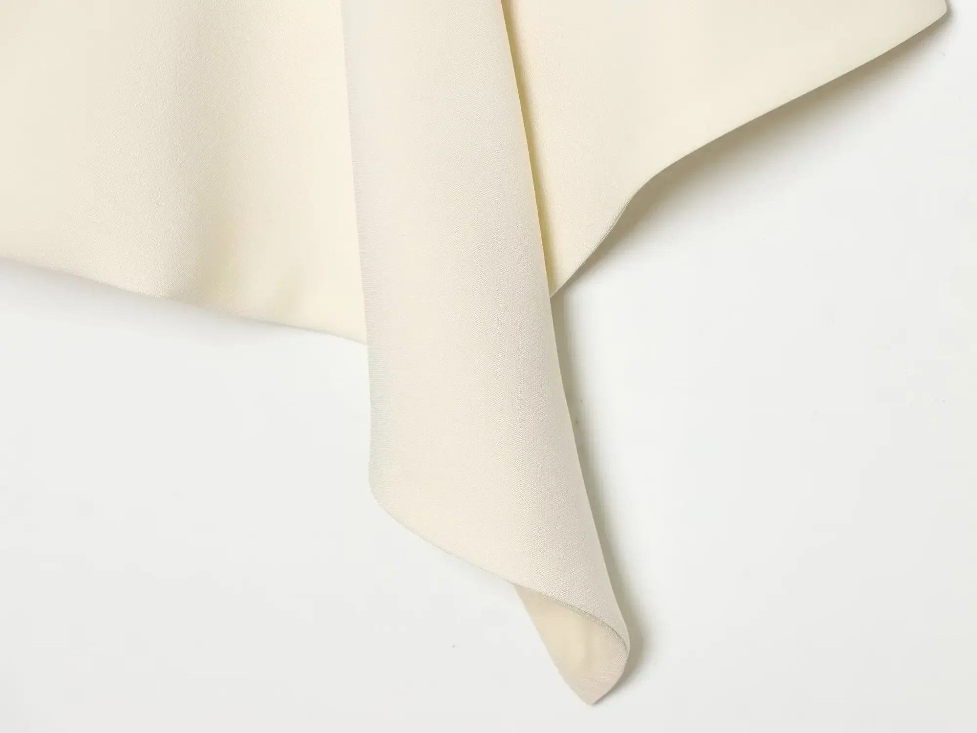 KONDALA Damen Elegantes, einzigartiges Camisole-Top mit unregelmäßigem Saum – Sommer 2026 Trendiges, sexy, lässiges, schmales Oberteil für Frauen – Minimalistisches, schickes Trägertop – Detail 11