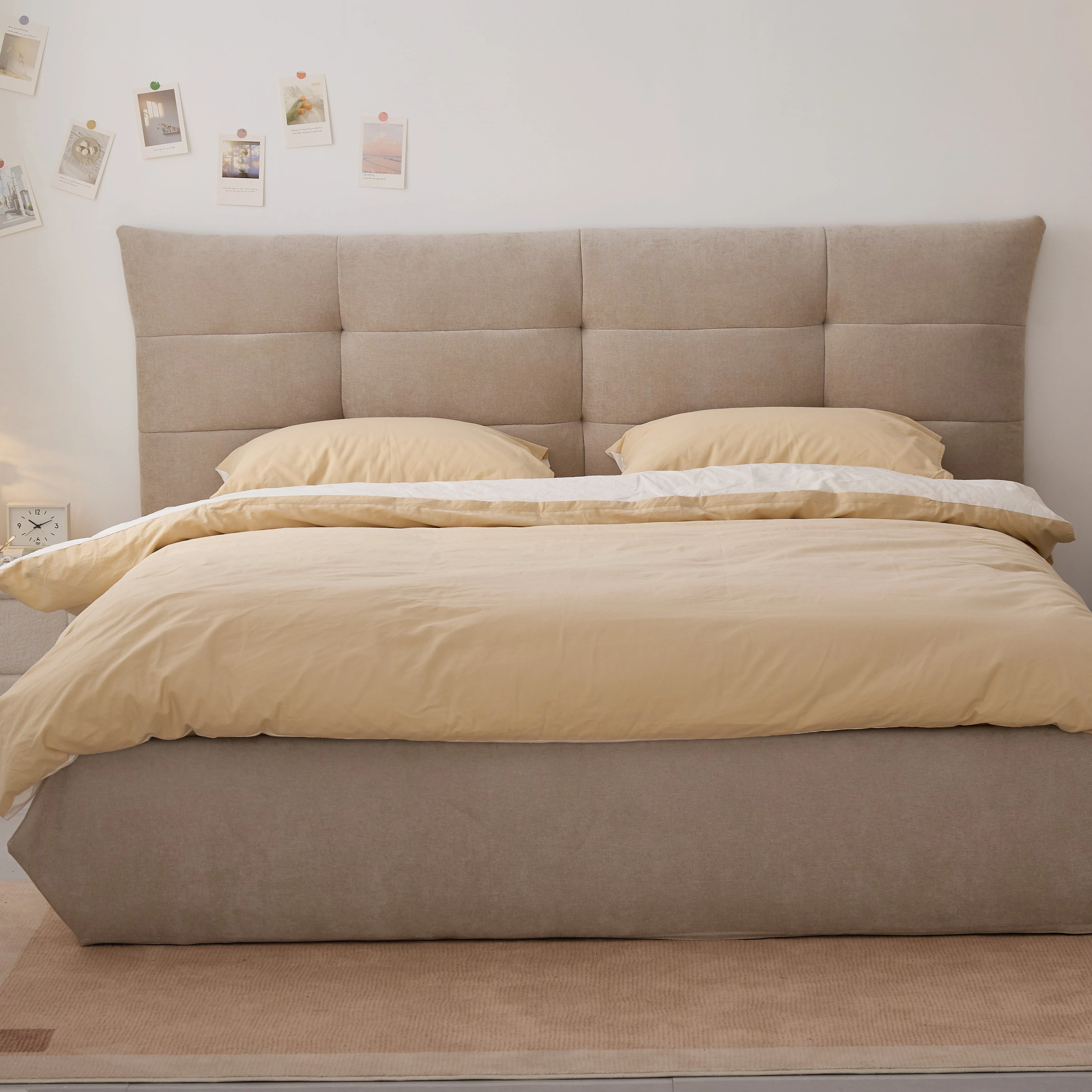 

Customized Italian Style Light Luxury Large Backrest Soft Bed Wooden Frame Large Size Fabric Double Bed for Bedroom Furniture