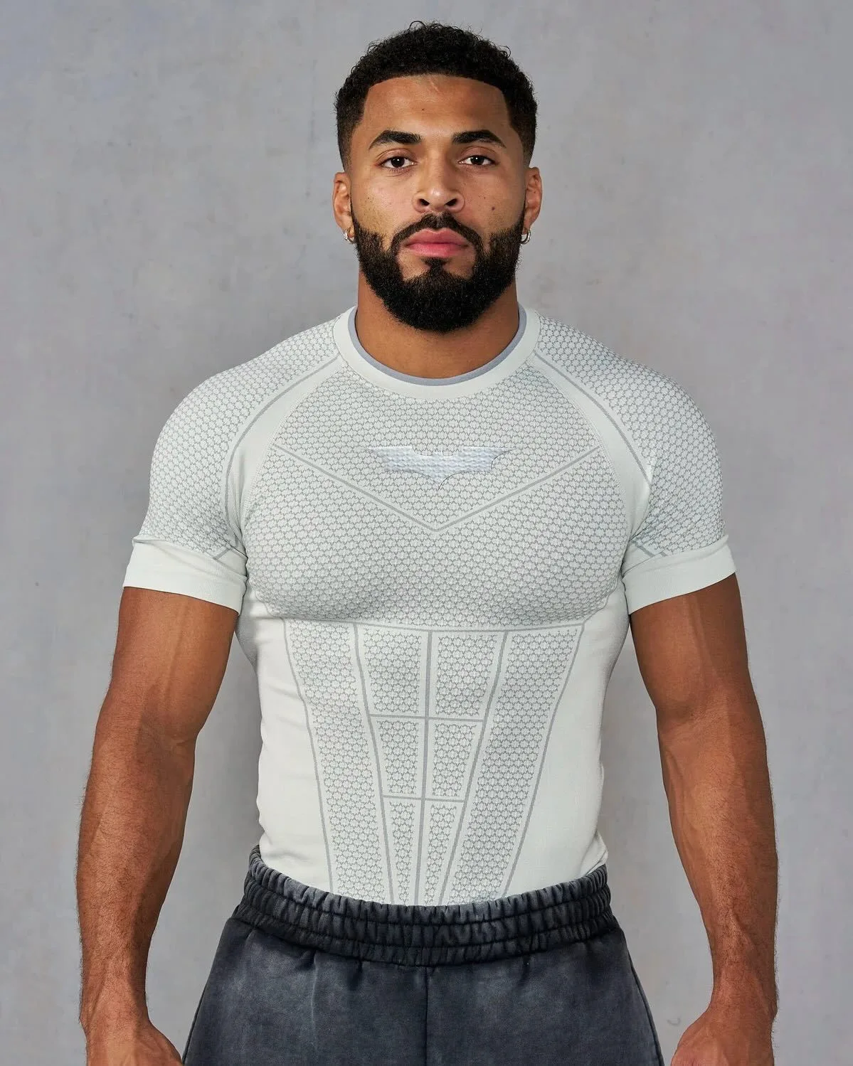 2026 Sommer Herren Sport-Laufshirt Atmungsaktiv Schnelltrocknend Fledermaus-Muster Kurzarm Klassisch Trendy Street-Style