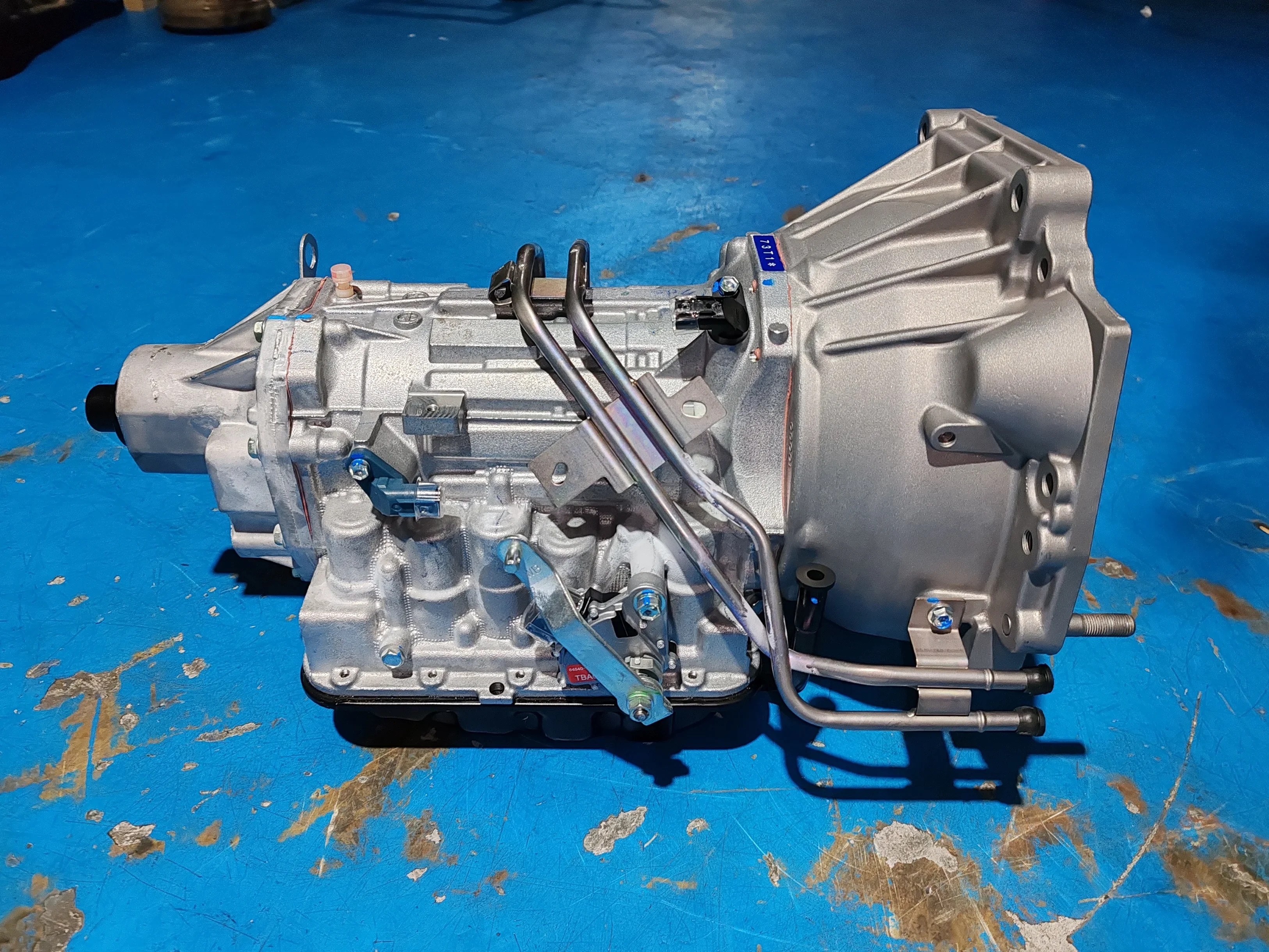 حقيقي جديد 20002-76J33 22710-76J30 علبة التروس الأوتوماتيكية آسى 4X4 TW-40LS لعلبة تروس نقل سوزوكي جيمي