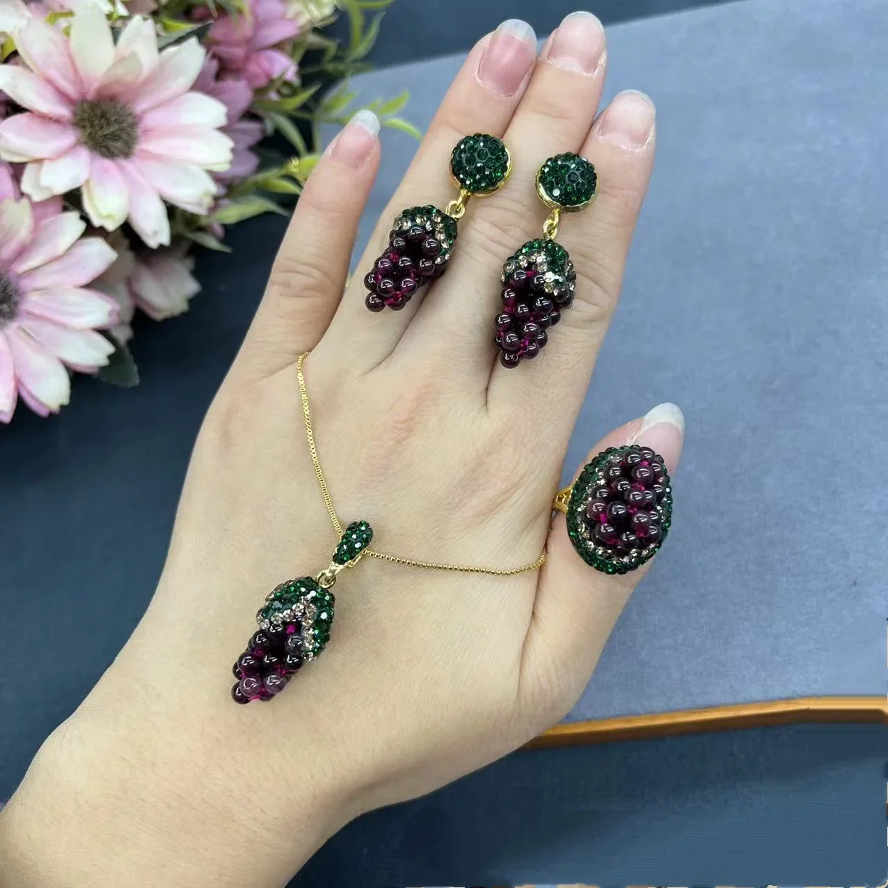 Large Natural Garnet Grape Jewelry Set New Necklace Earrings Ring 3 Piece Set Elegant Women Fashion Vintage Charm Accessories