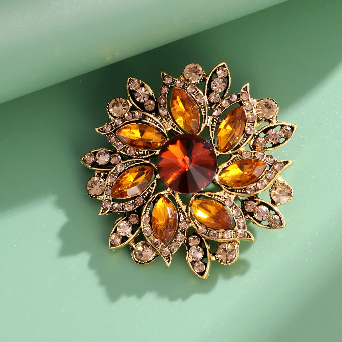 Anmutige Luxus-Kristall-Broschen mit runden Blüten für Damen, trendige Zirkon-Anstecknadeln, Schmuck für Party, Büro, Anzug, Dekoration, Festivalgeschenk – Detail 13
