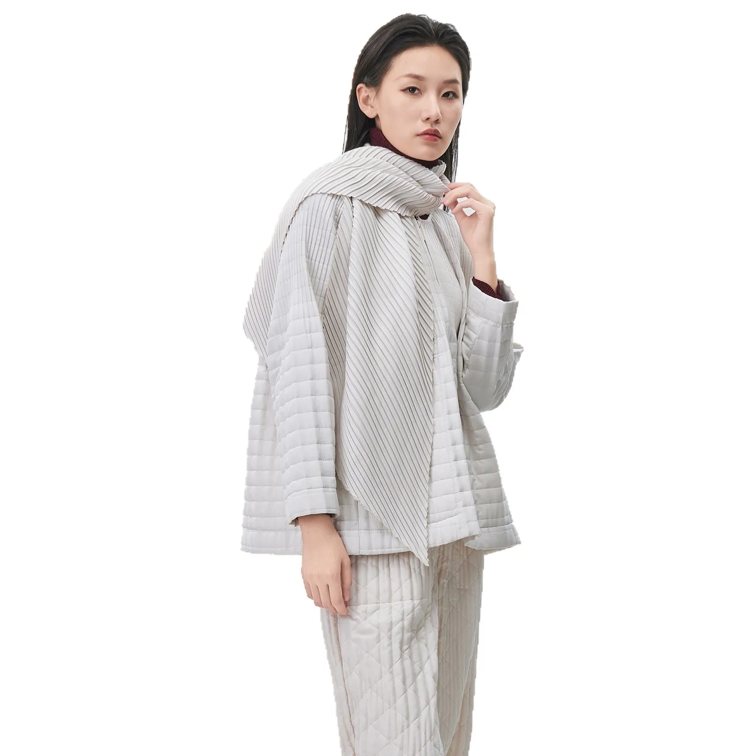 Kurtka zimowa damska Miyake z plisami, bawełniana, z szalikiem, zapinana na zamek, luźna, gruba, ciepła, wysokiej jakości, uniwersalna kurtka bawełniana, warstwa wierzchnia, plisowana.