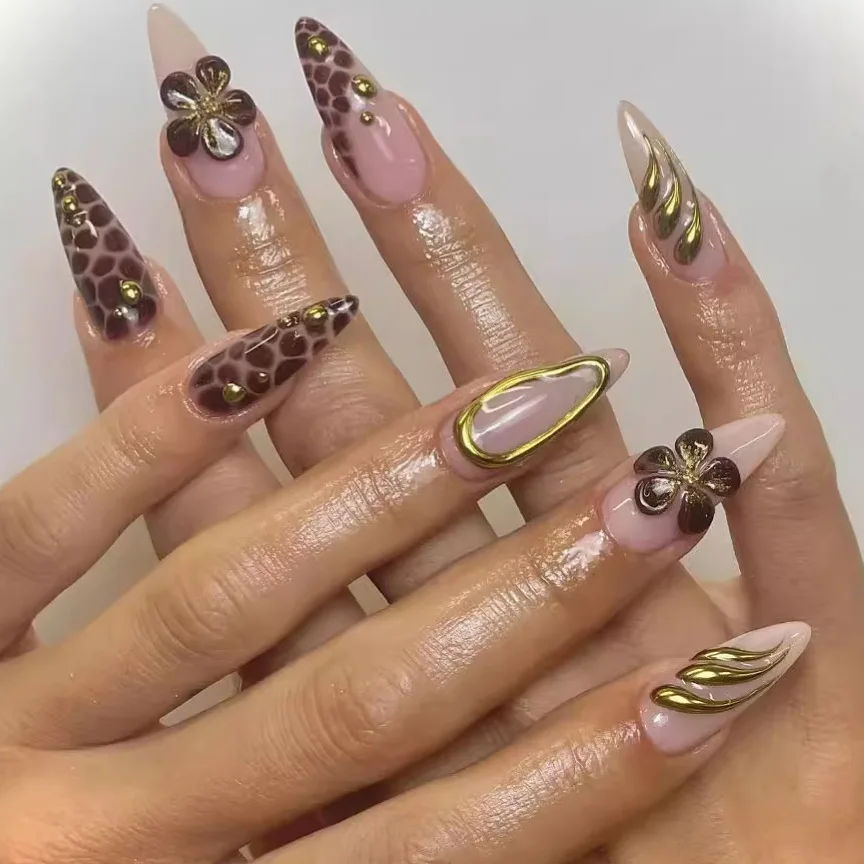 24pcs Brown False Nails Flower Leopard Print Full Cover Nail Long Almond Fake Nail Wearable Golden Pearl Design Press on Nails