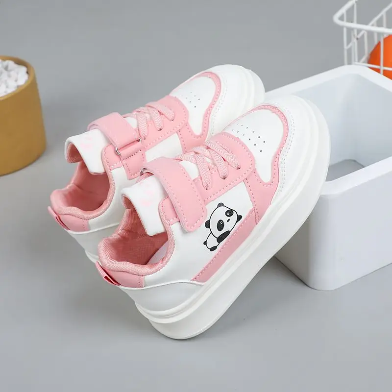 الفتيات ربيع الخريف 2026 أحذية رياضية من الجلد لينة وحيد عدم الانزلاق أحذية رياضية غير رسمية للأطفال الطلاب حذاء كاجوال