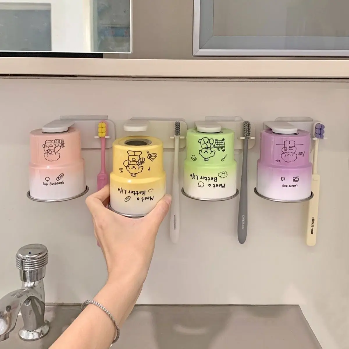 New Cute Magnetic Mouthwash Cup, Wall-Mounted No-Drill Mold-Proof Kids Toiletry Cup, Toothbrush Storage Rack, Dormitory