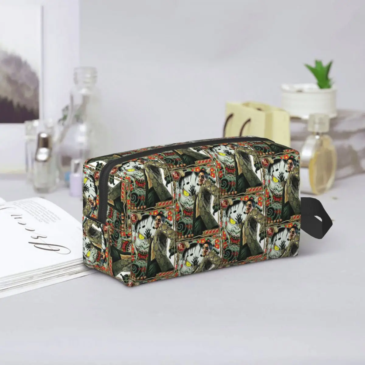 Yakuza Like A Dragon Goro Majima Makeup Bag Cosmetic Organizer Storage Dopp Kit Toiletry Cosmetic Bag for Women Beauty Travel