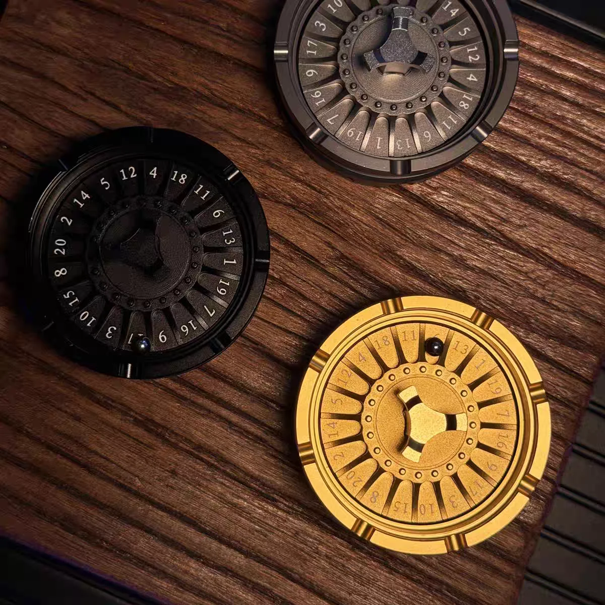 Metal Carnival Decision Lucky Roulette Fingertip Gyro Push Card Decompression