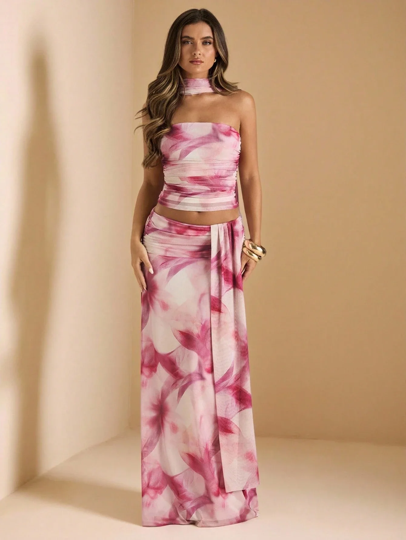 

Floral Halter Ruched Camisole And Low Waist Chiffon Maxi Skirt 2 Piece Set