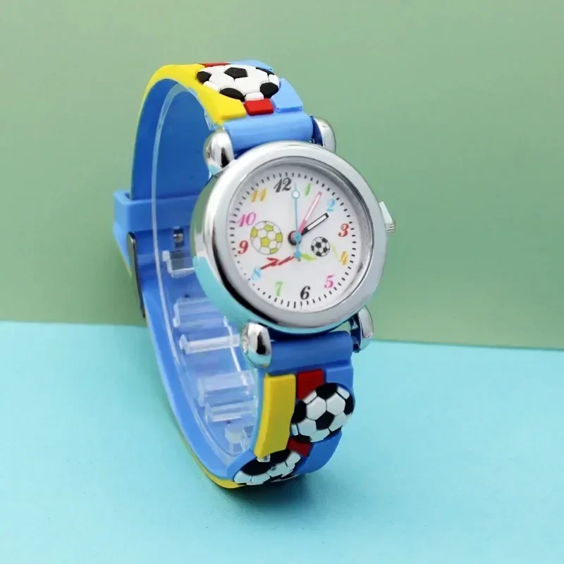 3D Football Cartoon Quartz Watch para crianças, relógio de futebol criativo para estudantes, relógio de silicone macio para meninos e meninas, relógio infantil, presente bonito