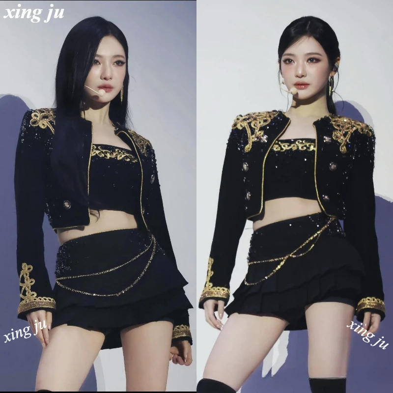 Xing Ju Kpop Zanger Jazzdans Kostuum Sexy Korte Jas Strak Vest Plooirok Koreaanse Vrouwen Nachtclub DJ Stage Performance Wear