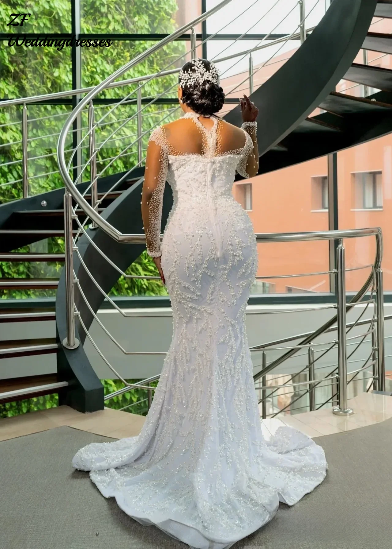 Customized Arabic Plus Size White Mermaid Wedding Dresses Luxurious Beaded Pearls Full Sleeves Sequined Vintage Elegant