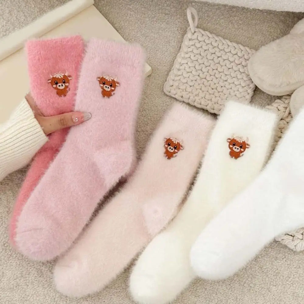 

5Pairs Embroidery Cow Winter Fluffy Socks Mid Tube Sweet Thicken Warm Socks Cartoon Cattle Ladies Hosiery Floor Socks