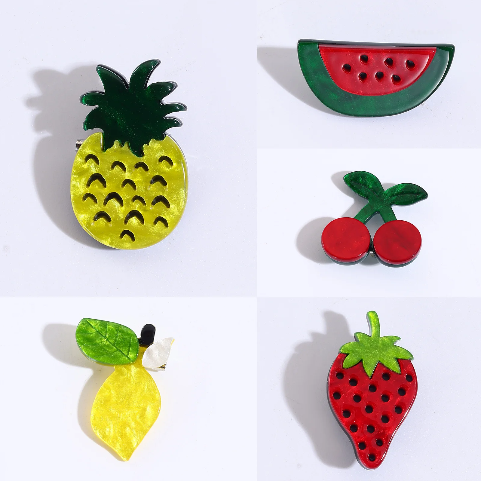 DIY accessories Cross-border wholesale INS style acrylic strawberry brooch, Korean fashion coat accessories, women's light luxur