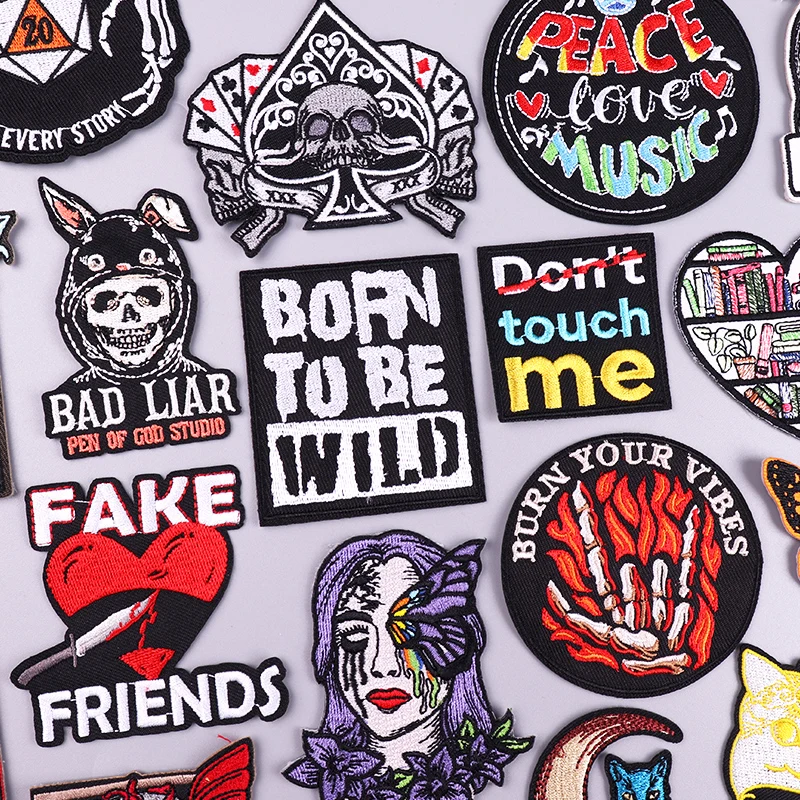 Born Wild Embroidery Patch Punk/Rock Letter Patch Iron On Patches DIY Horror Skull Embroidered Patches On Clothes Sew Applique