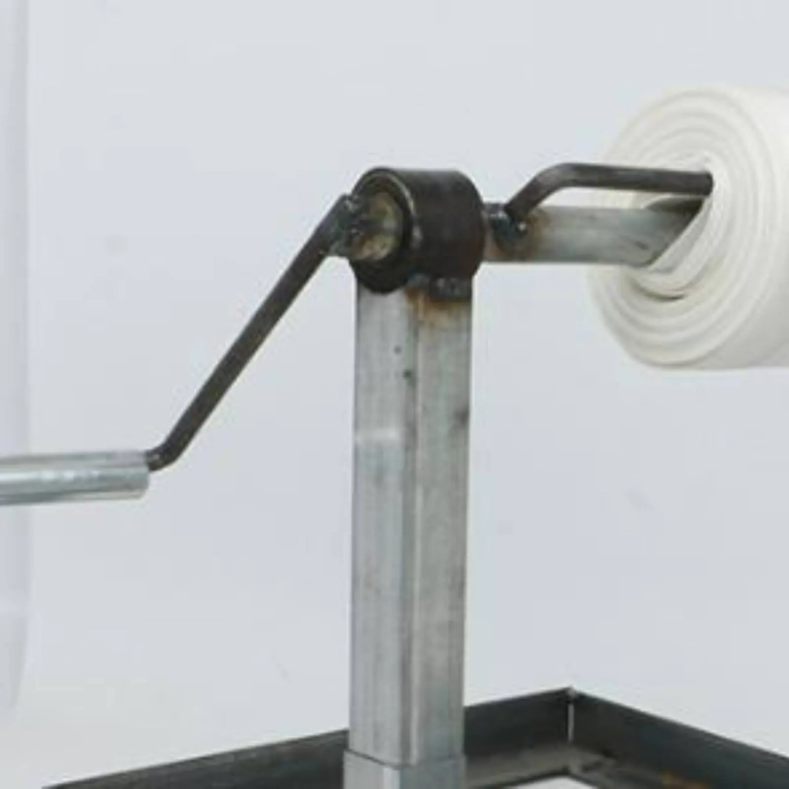 

Ручная катушка для шланга с устойчивым основанием, ручной намотчик плоского шланга, сельскохозяйственное оборудование, простое в использовании, складная конструкция для фермеров