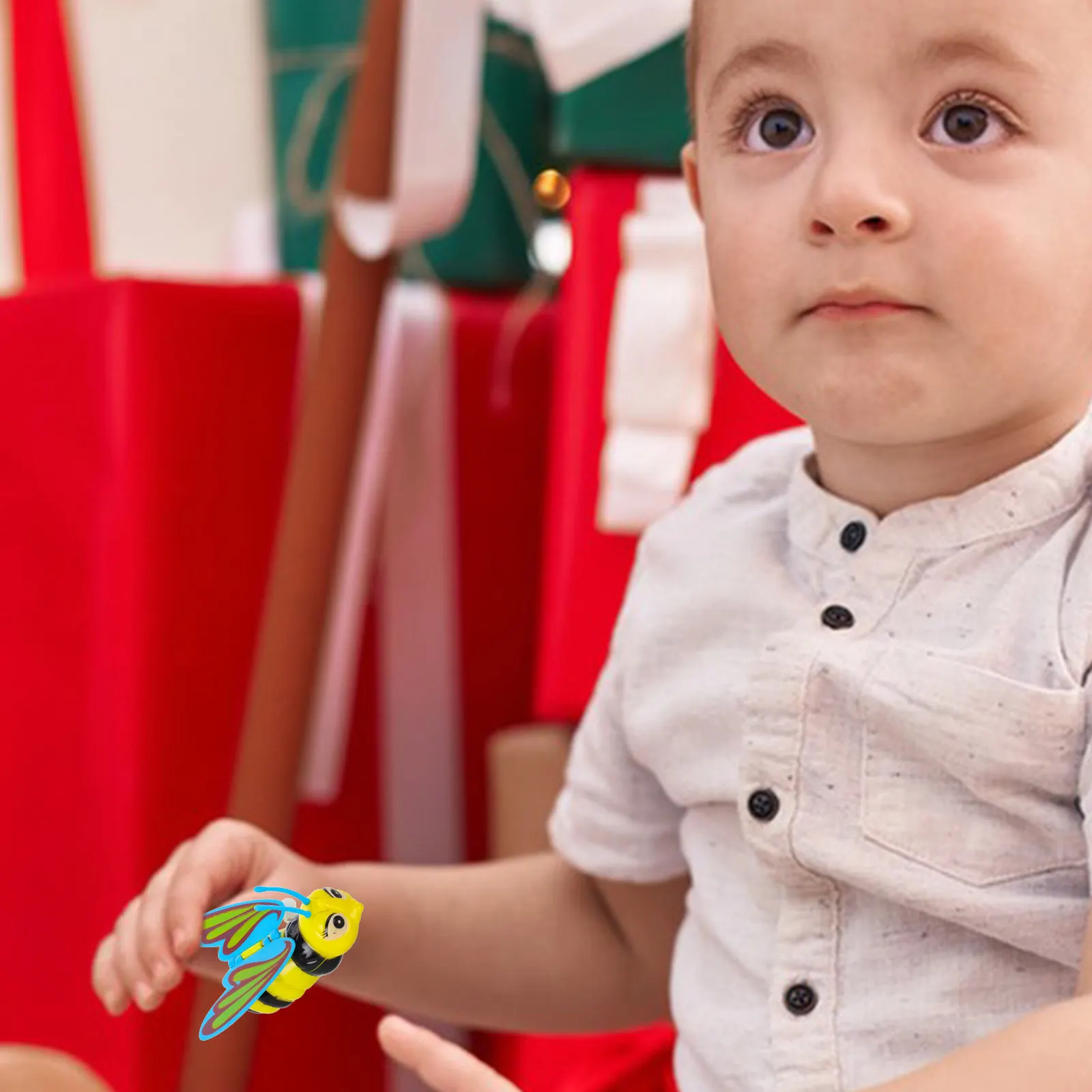 

Bee Shape Wind-Up Clockwork Animal Plaything Cute Design Realistic Wing Flapping Windup Animal Party Favor Plastic Item