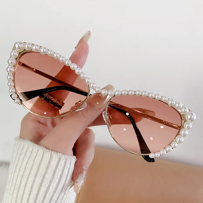 

2025 Luxury Cat Eye Sunglasses Women Brand Designer Sexy Retro Pink Sun Glasses For Female Luxury Metal Shades Oculos UV400