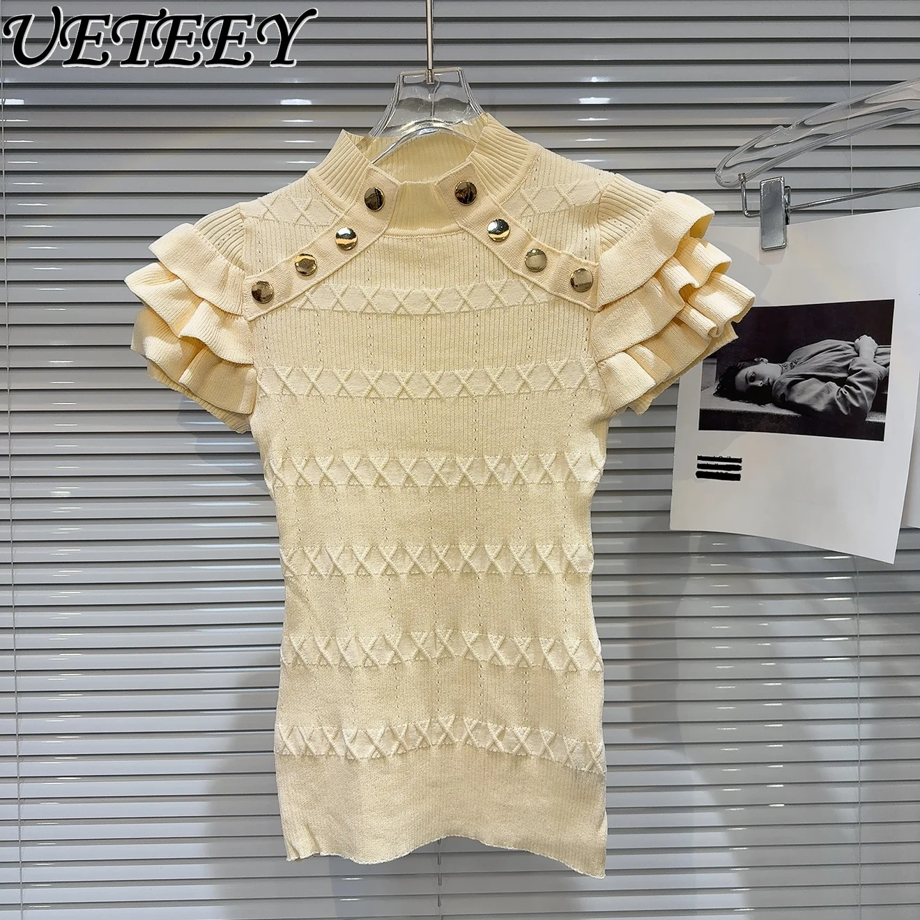 

2025 Summer New Sweet Temperament Metal Buckle Short-sleeved Knitted T-shirt Stand-up Collar Versatile Slim-fit Tops for Women
