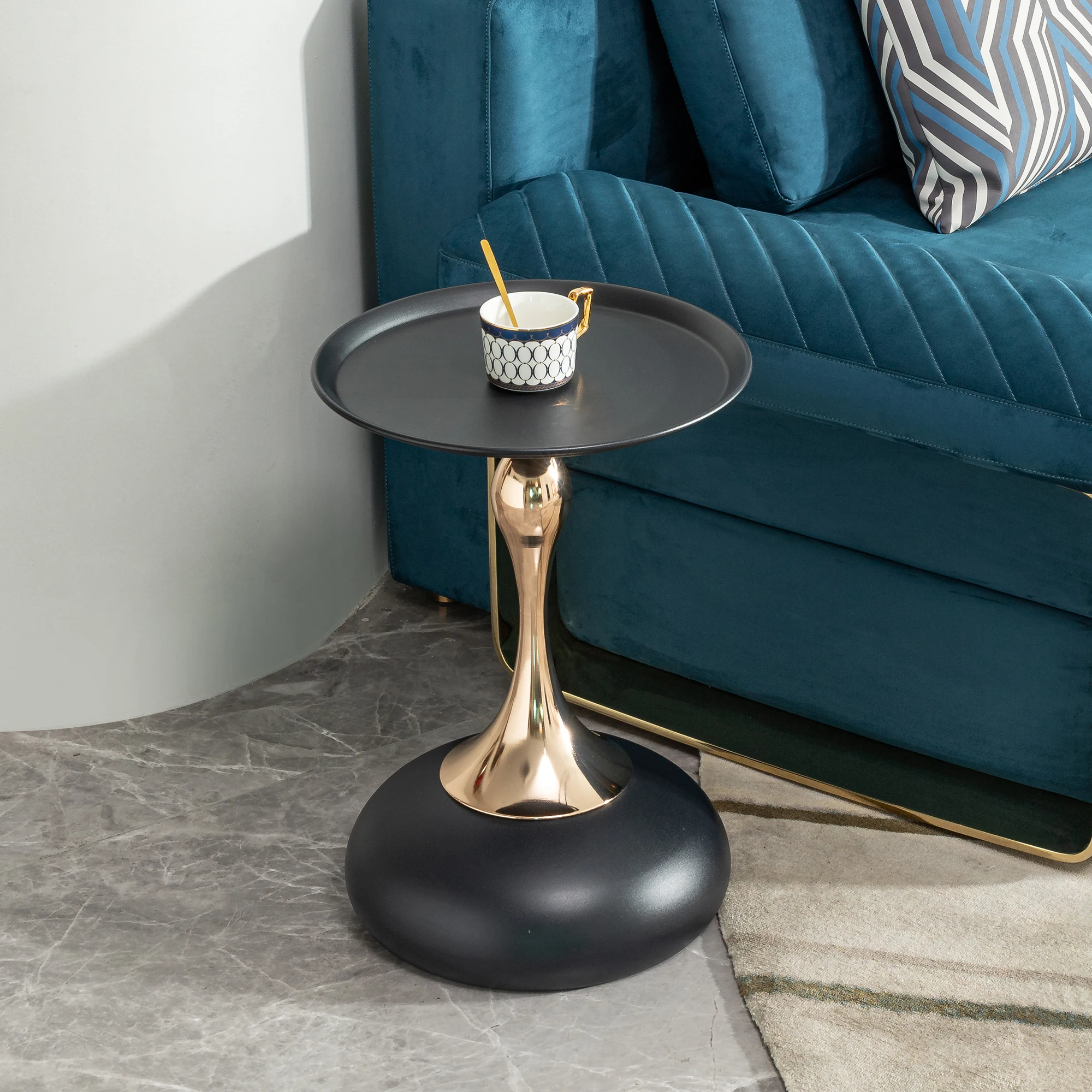Nordic Modern Iron Coffee Side Table Creative Small Waist Bedside Table Home Furniture Small Apartment Living Room