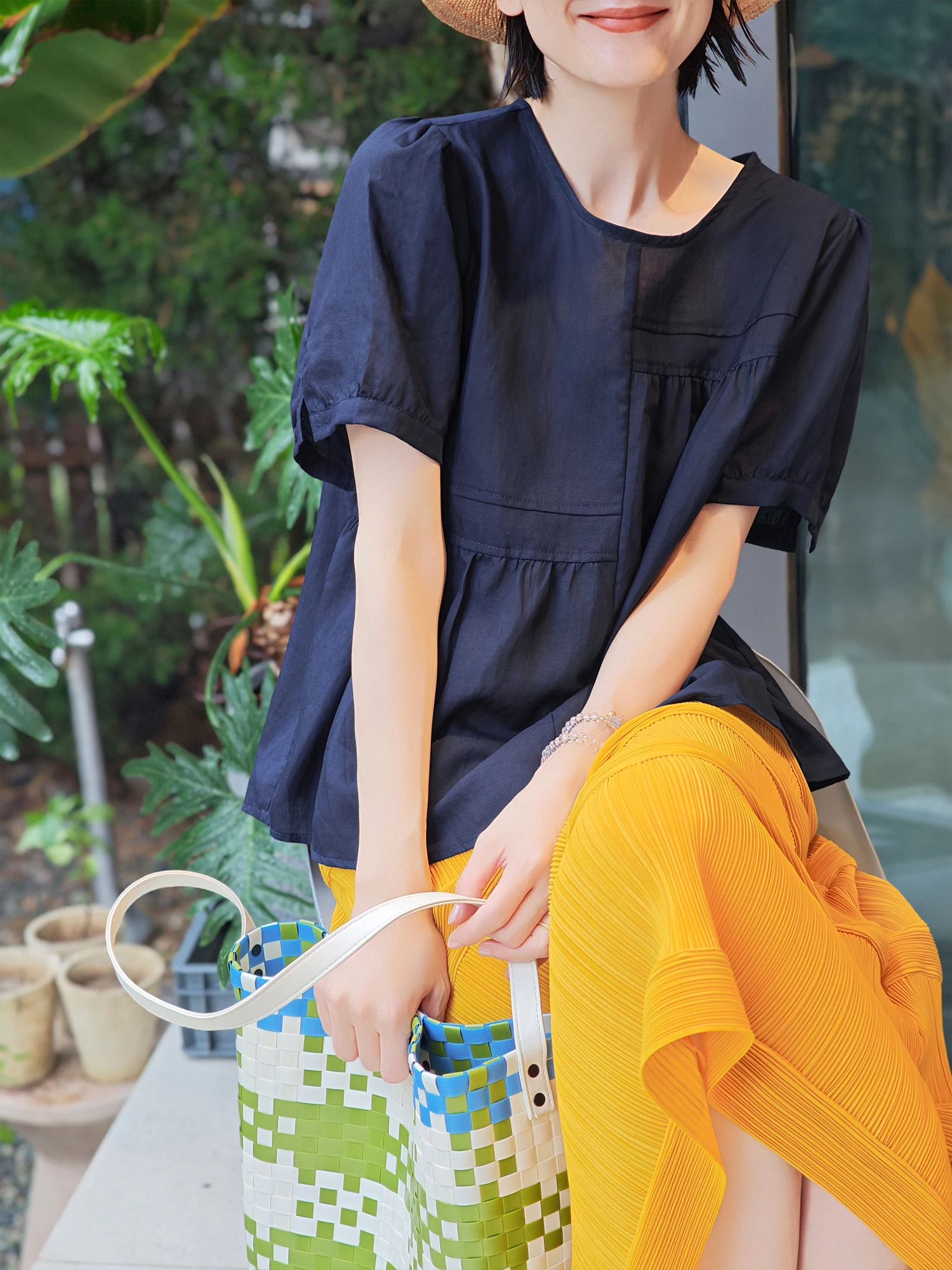 

Light Ci Su Xiaotang White Loose round Ne ort Sve Women's Summer Young-looking Doll irt Lenzing Lyocell Hemp irt