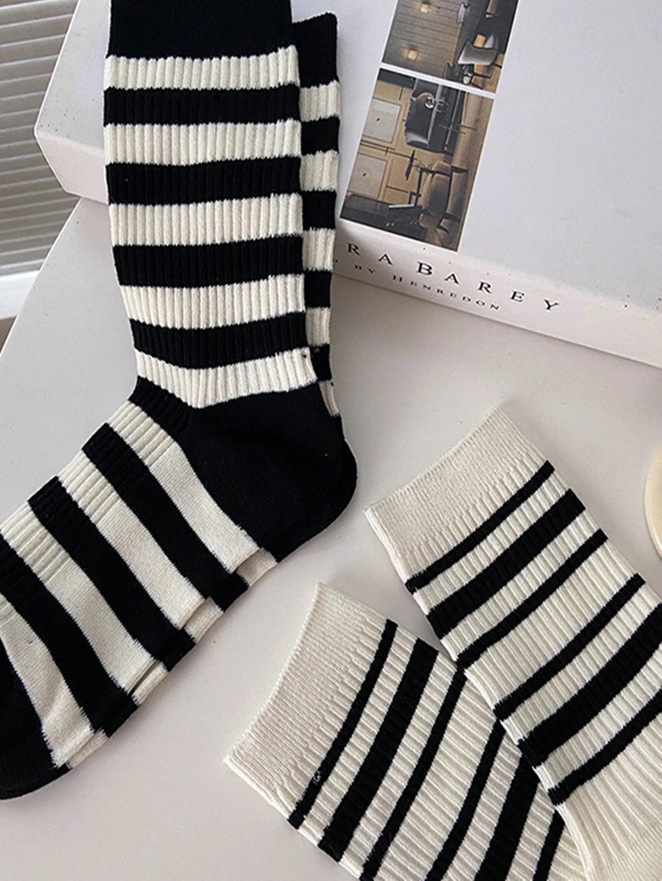 5 Pairs Fashion Black White Stripe Cotton Women Long Socks Versatile Simplicity Autumn Women's Sock New Hot Sale