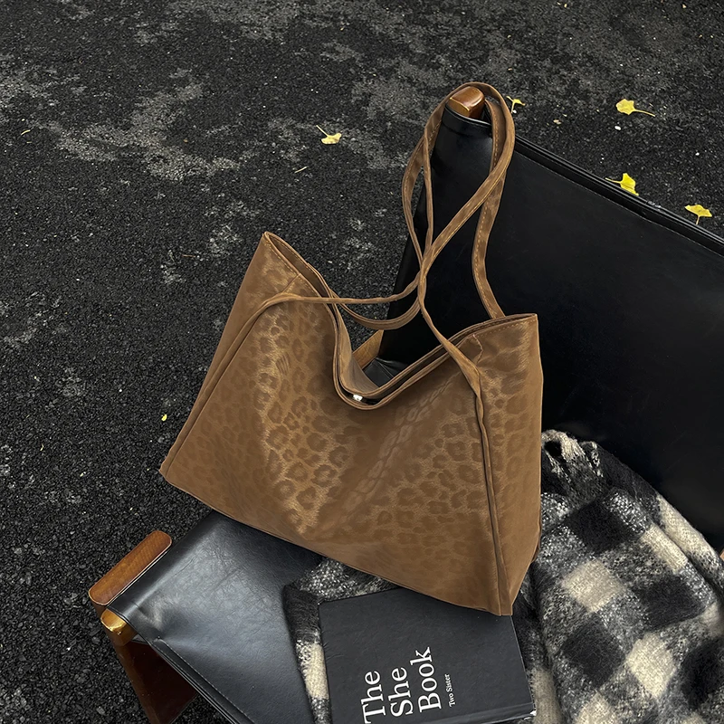 

Women Leopard Pattern Faux Suede Tote Bag Magnetic Closure Shoulder Bag Retro Vintage Handbag Large Capacity Totes for Travel