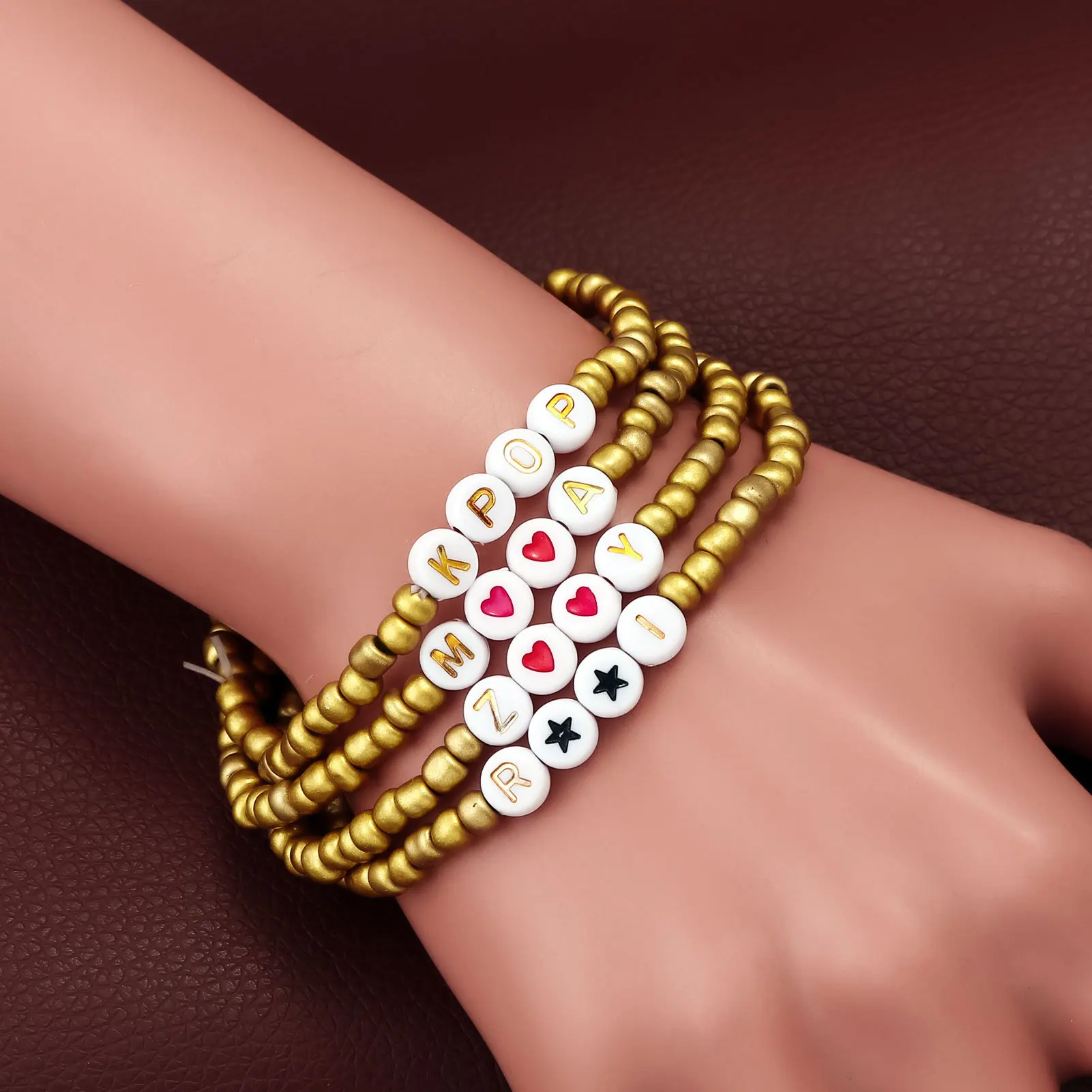 K-POP Pulsera con dijes de anime DIY - Hunters: Witch Girls 2 cuentas estilo Pandora, llavero colgante de dibujos animados para bolsos y accesorios