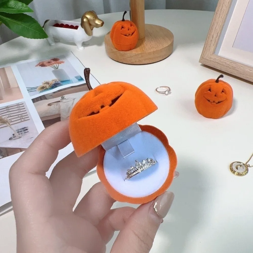 

Свадебная шкатулка для хранения ювелирных изделий на Хэллоуин, анти-столкновение, коробка для колец с тыквой, оранжевый мини-фланелевой органайзер для ювелирных изделий