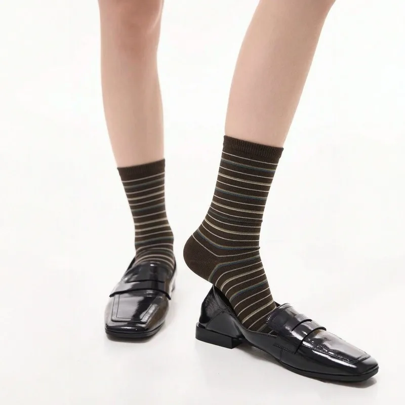Vintage Button Striped Mid Calf Socks for Women, Fall Winter Versatile Ins Style High Cotton Seamless Toe Slouch Socks, No Rubbi