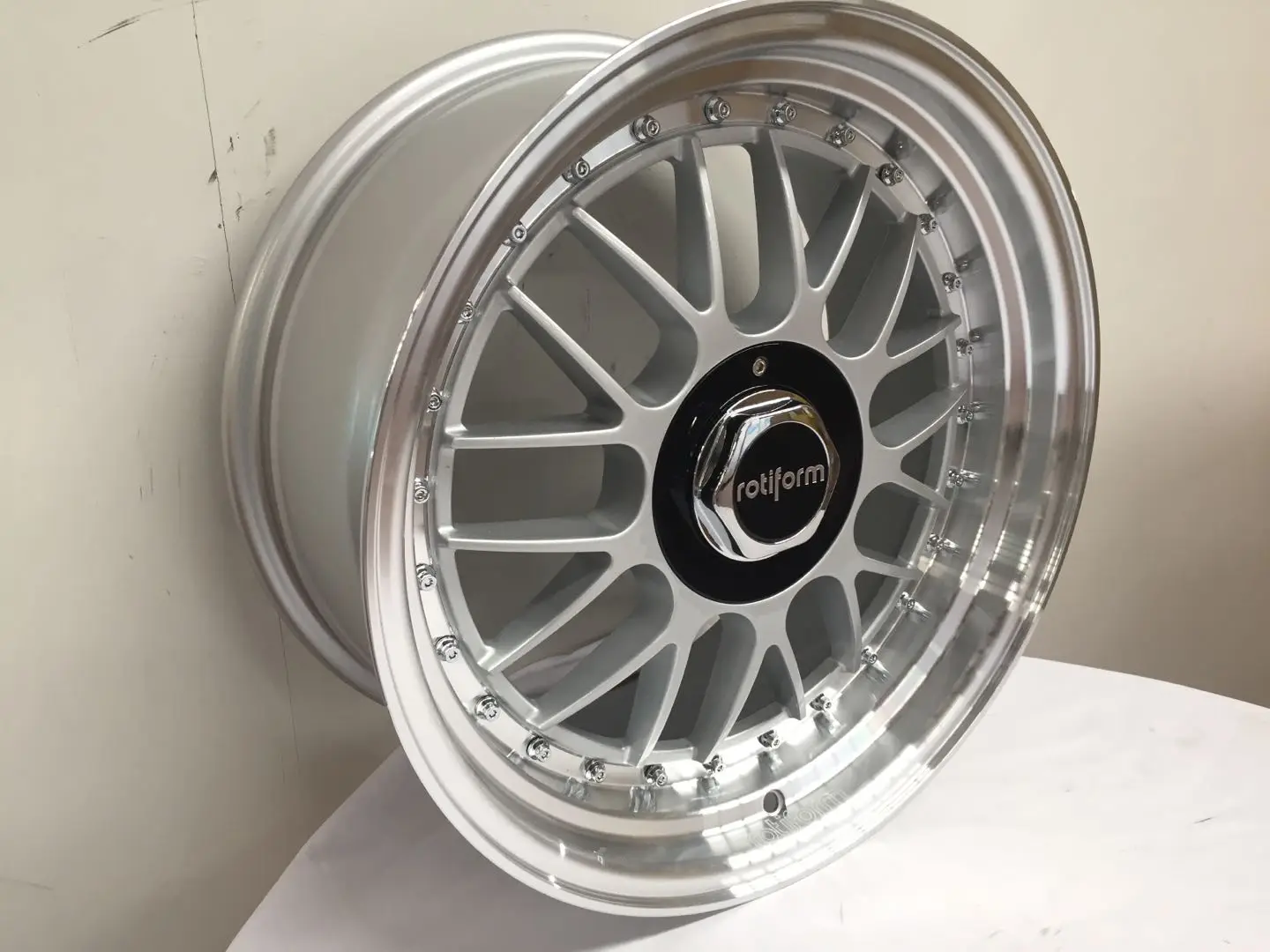 17x8.0 17x9.0 Rines 4x100 4x114.3 5x100 5x114.3 شبكة تصميم عجلات سيارة سبيكة الساخن بيع في المكسيك