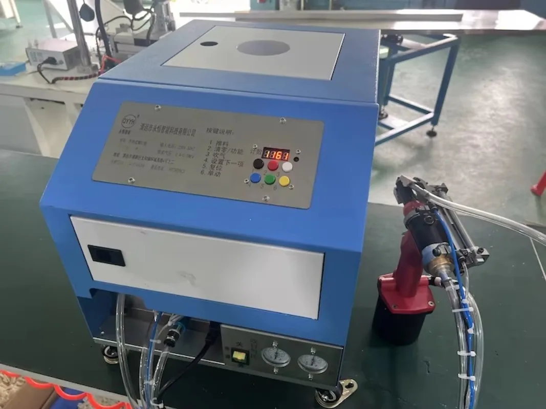 Assembly and riveting work can automatically align rivets, manual rivet guns, manual riveting machines