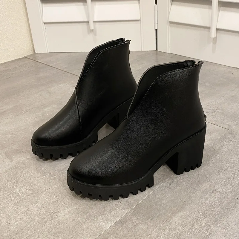 

2025New Retro Round Toe Short Boots for Women Thick Soles Versatile High Heels Short Cylindrical Autumn and Winter Stylish Boots