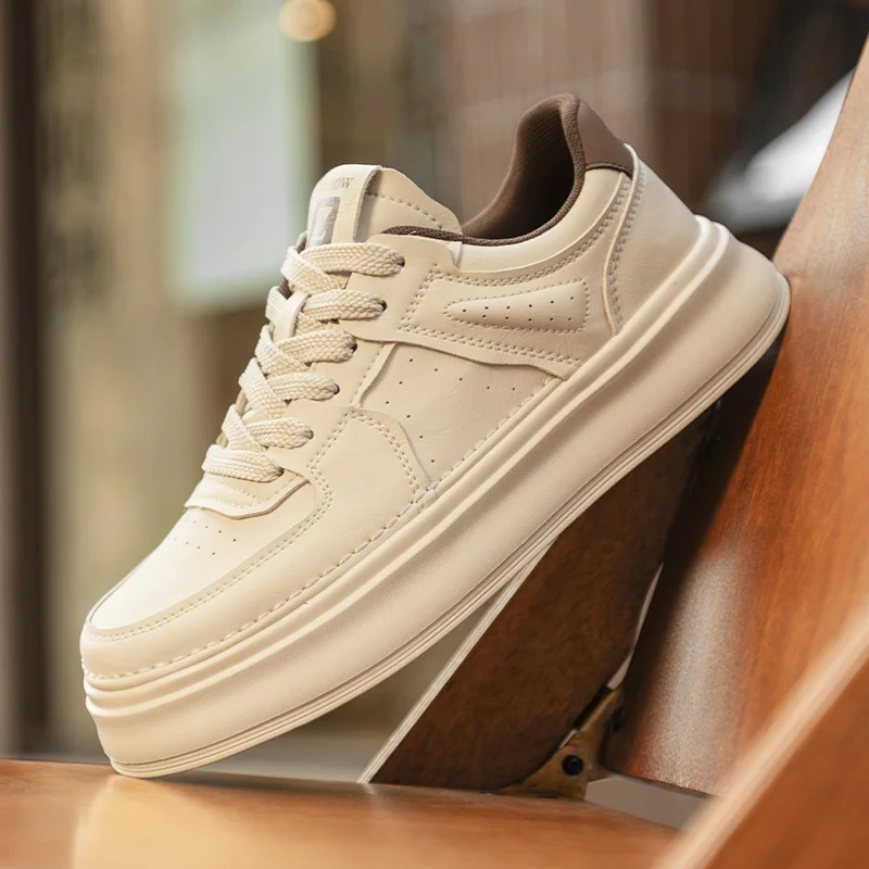 Новые мужские осенние белые кроссовки 2025 года — дышащая повседневная обувь, стиль для пар, модные и бестселлеры