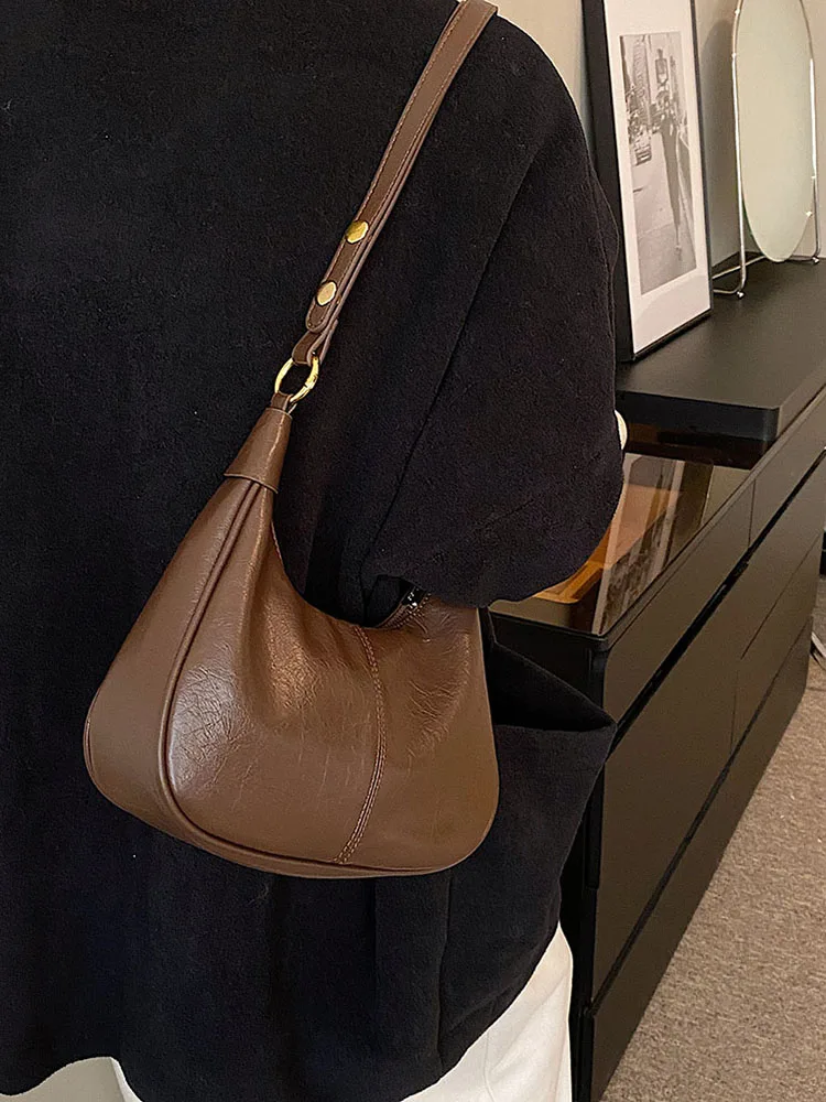 حقيبة كتف للنساء بحزام قابل للتعديل وحقيبة كروس من جلد البولي يوريثان مع حقيبة يد صلبة بسحاب للسفر في العمل